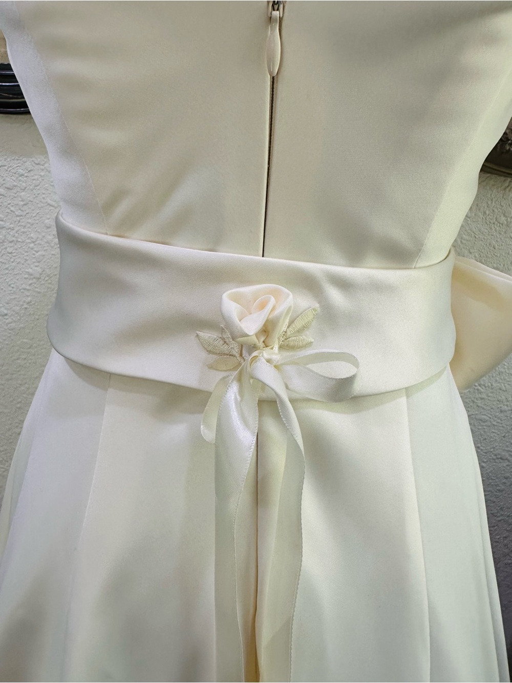 Elegant Ivory Satin A-Line Dress with Sash - Picture 13 of 16